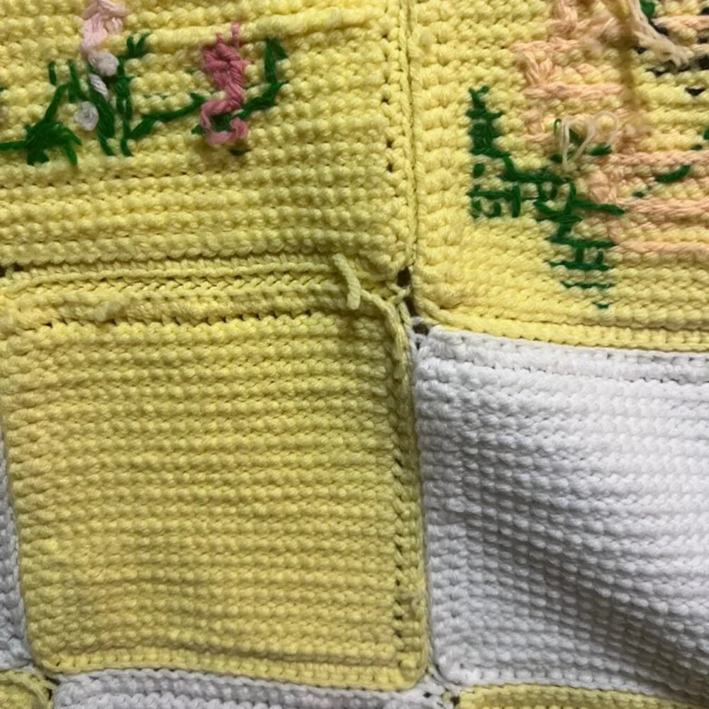 Vintage Handmade Crochet Afghan Blanket 36x44” Little Dutch Girl & Flowers (C06)